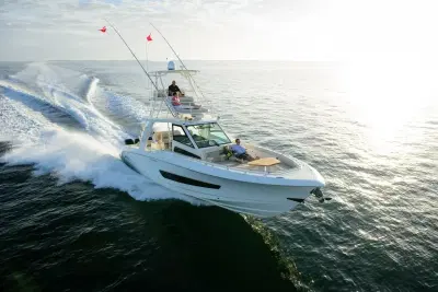 BOATZON | Boston Whaler 420 Outrage 2026