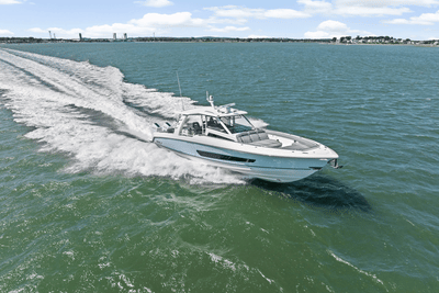 BOATZON | Boston Whaler 420 Outrage 2026