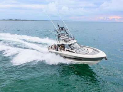 BOATZON | Boston Whaler 420 Outrage 2027