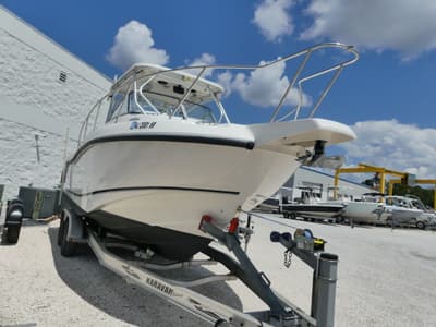 BOATZON | Boston Whaler Conquest 255 2005