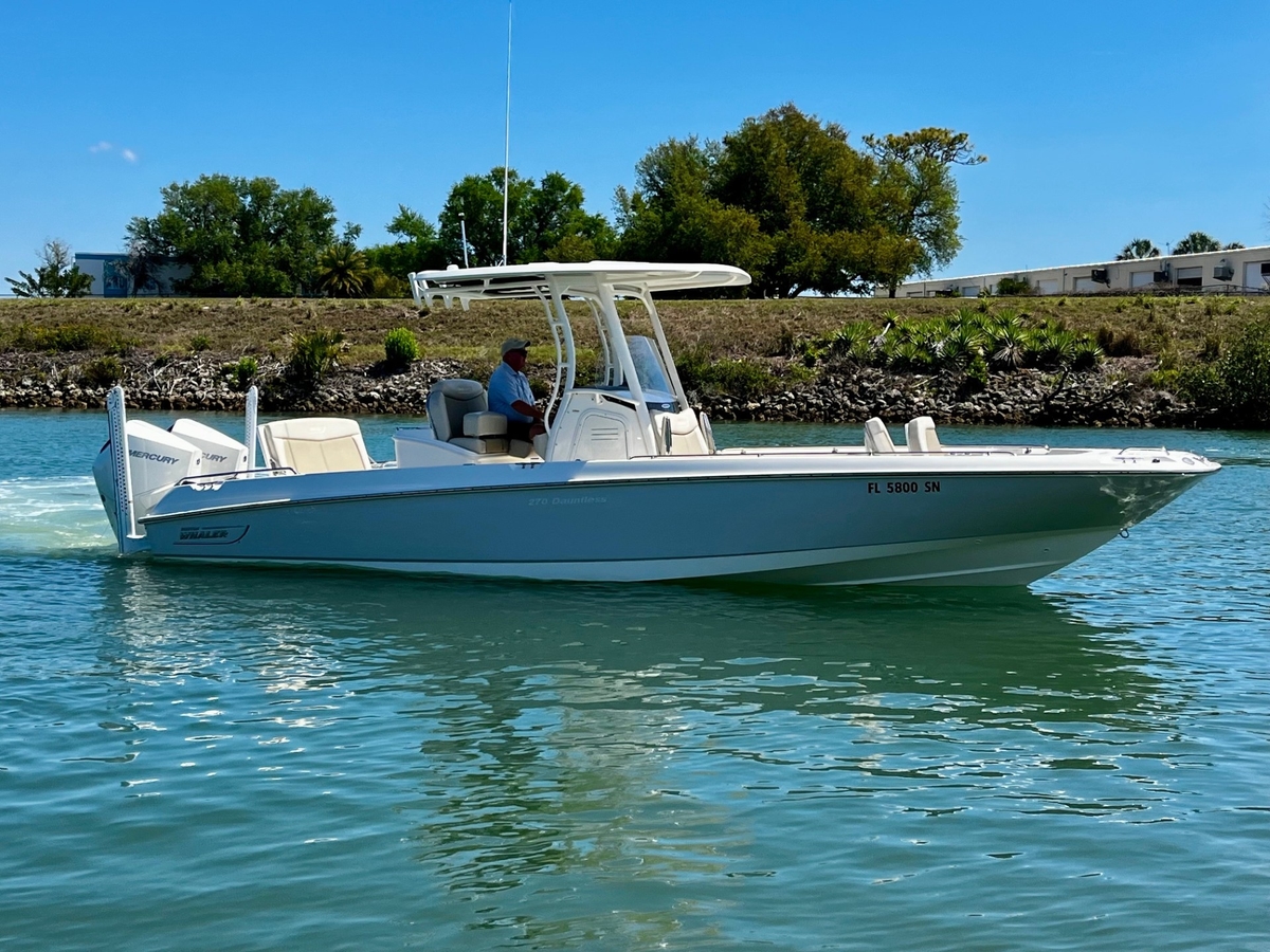 2020 Boston Whaler DAUNTLESS - Sold Boat