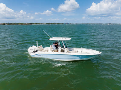 BOATZON | Boston Whaler DAUNTLESS 2023
