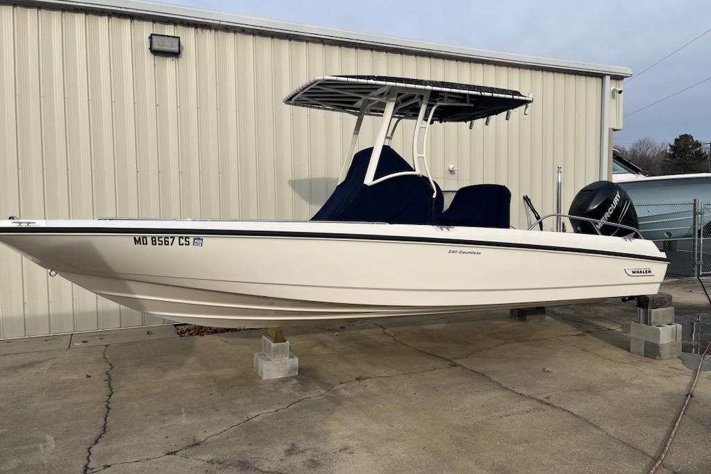 2014 Boston Whaler Duantless 240 - Sold Boat