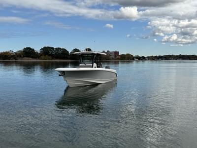 BOATZON | Boston Whaler OUTRAGE 2025 BOATZON | Boston Whaler OUTRAGE 2025