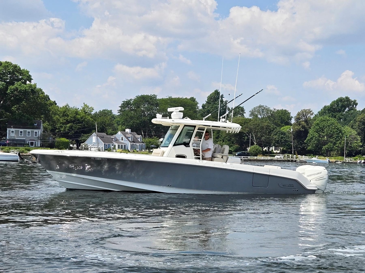 2017 Boston Whaler OUTRAGE 330 - Sold Boat