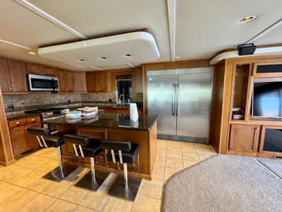 BOATZON | Bravada Helios Share 8 2012