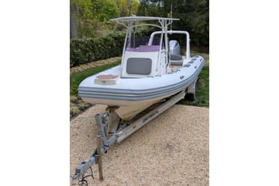 BOATZON | Brig E780 Lift Kept w  Trailer 2016