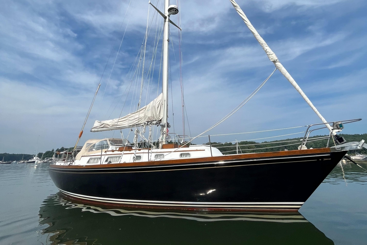 1982 Bristol 388 - Sold Boat