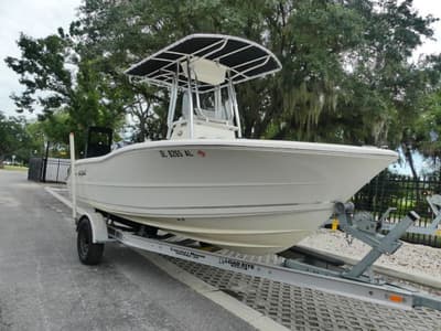 BOATZON | Bulls Bay 200 Center Console 2018