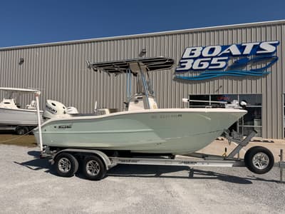 BOATZON | Bulls Bay 200 Center Console 2020