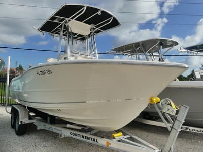 BOATZON | Bulls Bay 200 Center Console 2026