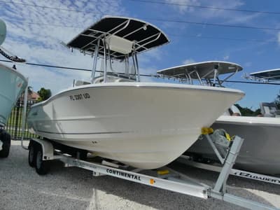 BOATZON | Bulls Bay 200 Center Console 2026