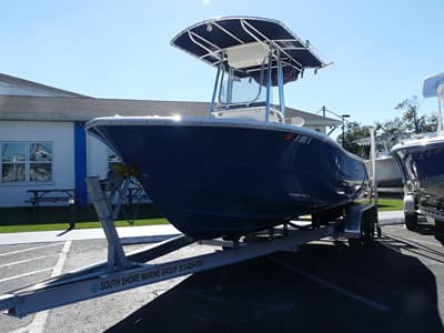 BOATZON | Bulls Bay 200 Center Console 2027