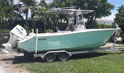 BOATZON | Bulls Bay 230 Center Console 2017