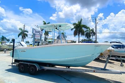 BOATZON | Bulls Bay 230 Center Console 2025