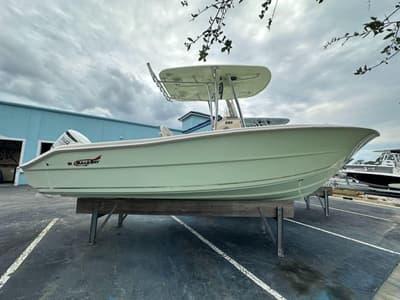 BOATZON | Bulls Bay 230 Center Console 2025