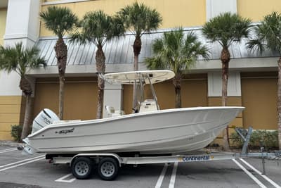 BOATZON | Bulls Bay 230 Center Console 2026