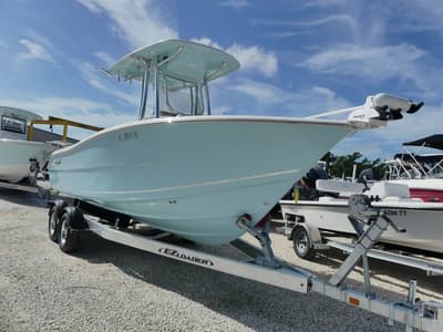 BOATZON | Bulls Bay 230 Center Console 2025
