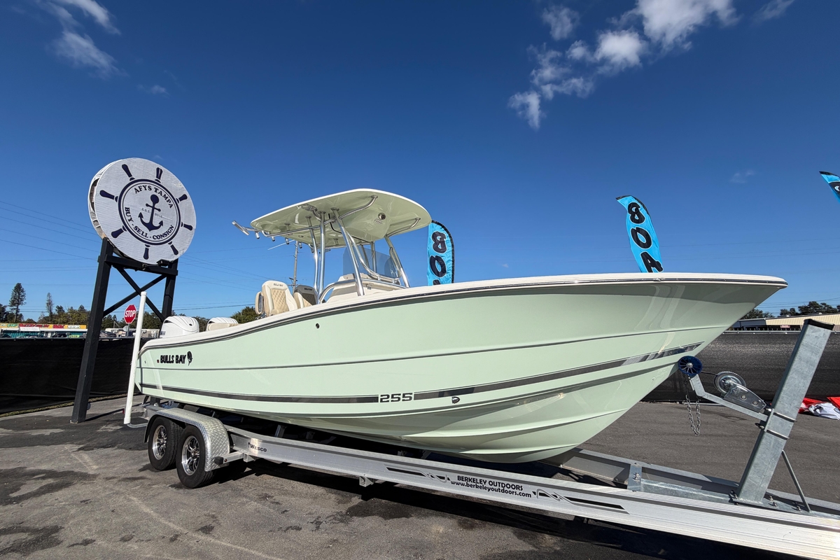 2025 Bulls Bay 255 Center Console - Sold Boat