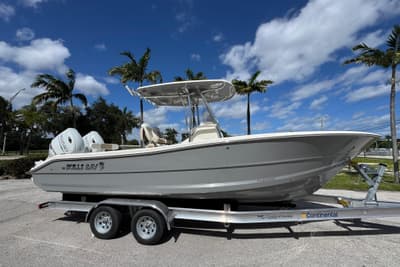 BOATZON | Bulls Bay 255 Center Console 2026