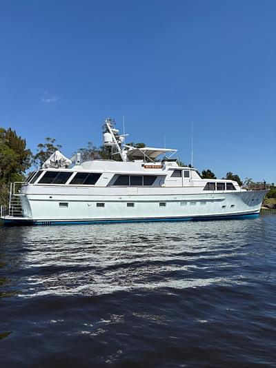 BOATZON | Burger 81 Raised Pilothouse 1972 BOATZON | Burger 81 Raised Pilothouse 1972