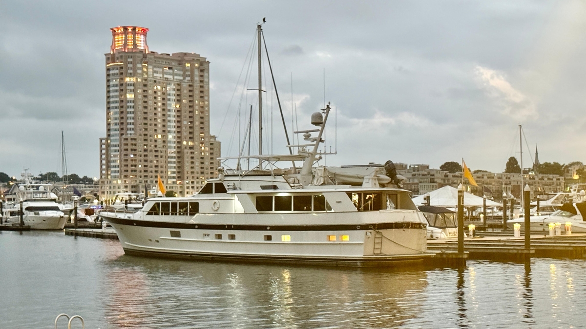 1987 Burger 86 Raised Pilothouse - Sold Boat