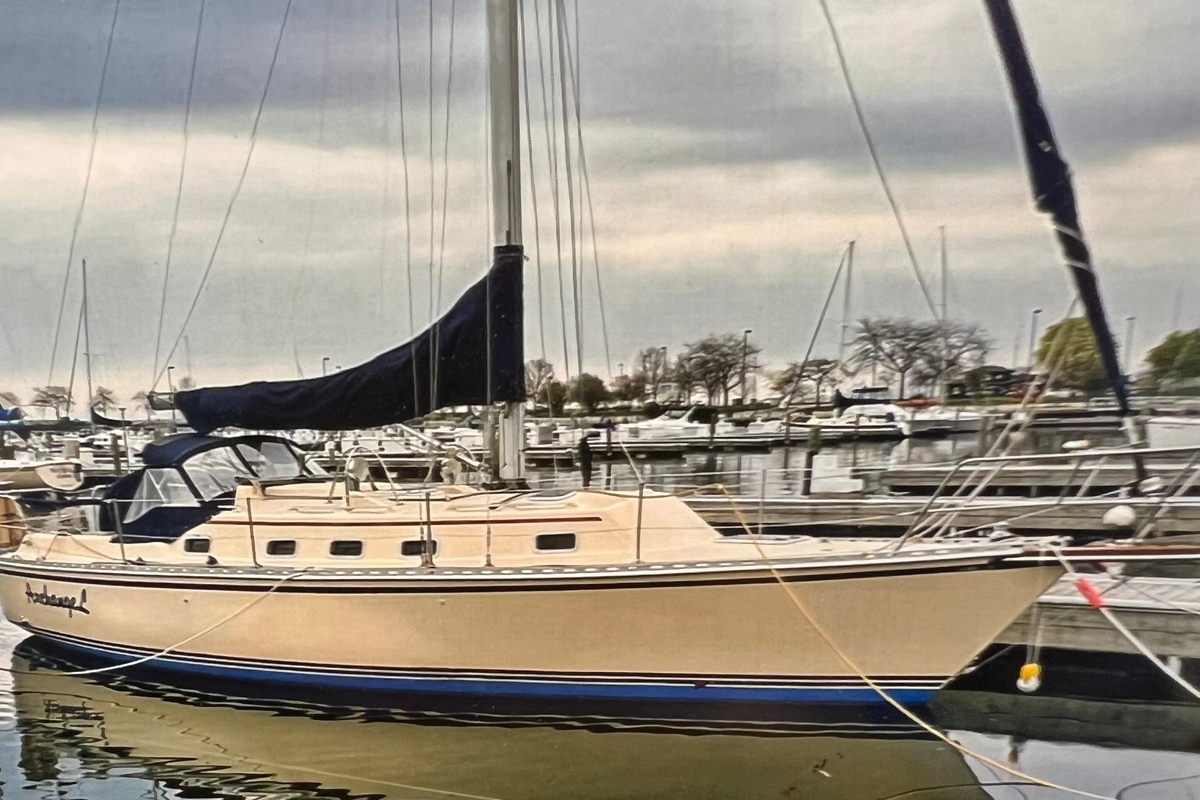 1996 Caliber 35 LRC - Sold Boat