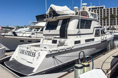 BOATZON | Californian Cockpit Motoryacht 1985