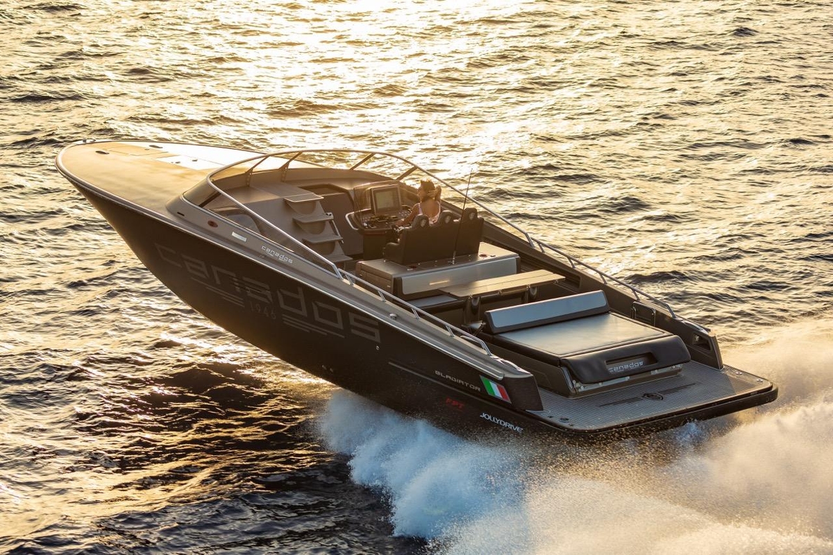 2027 Canados 431 Speedster - Sold Boat