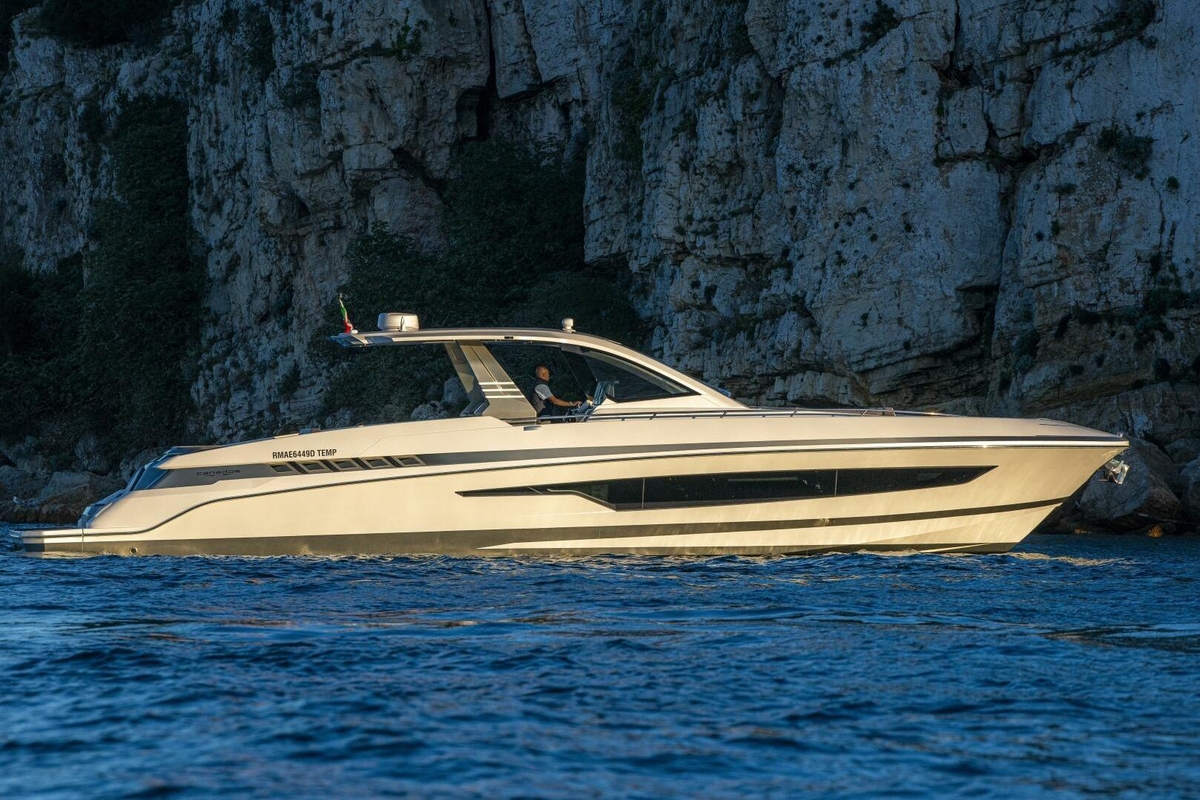 2027 Canados Gladiator 571 Blade - Sold Boat
