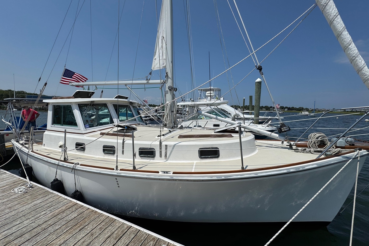 1989 Cape Dory 30 Motorsailer - Sold Boat