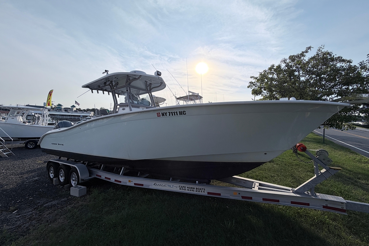 2019 Cape Horn 32XS - Sold Boat
