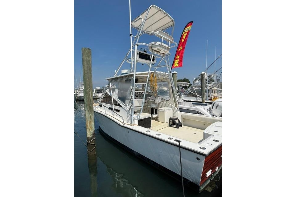2004 Carolina Classic 28 - Sold Boat