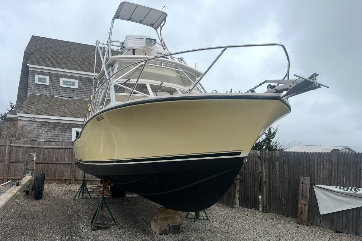 2005 Carolina Classic 28 - Sold Boat