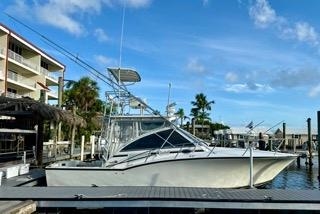 2001 Carolina Classic 35 - Sold Boat