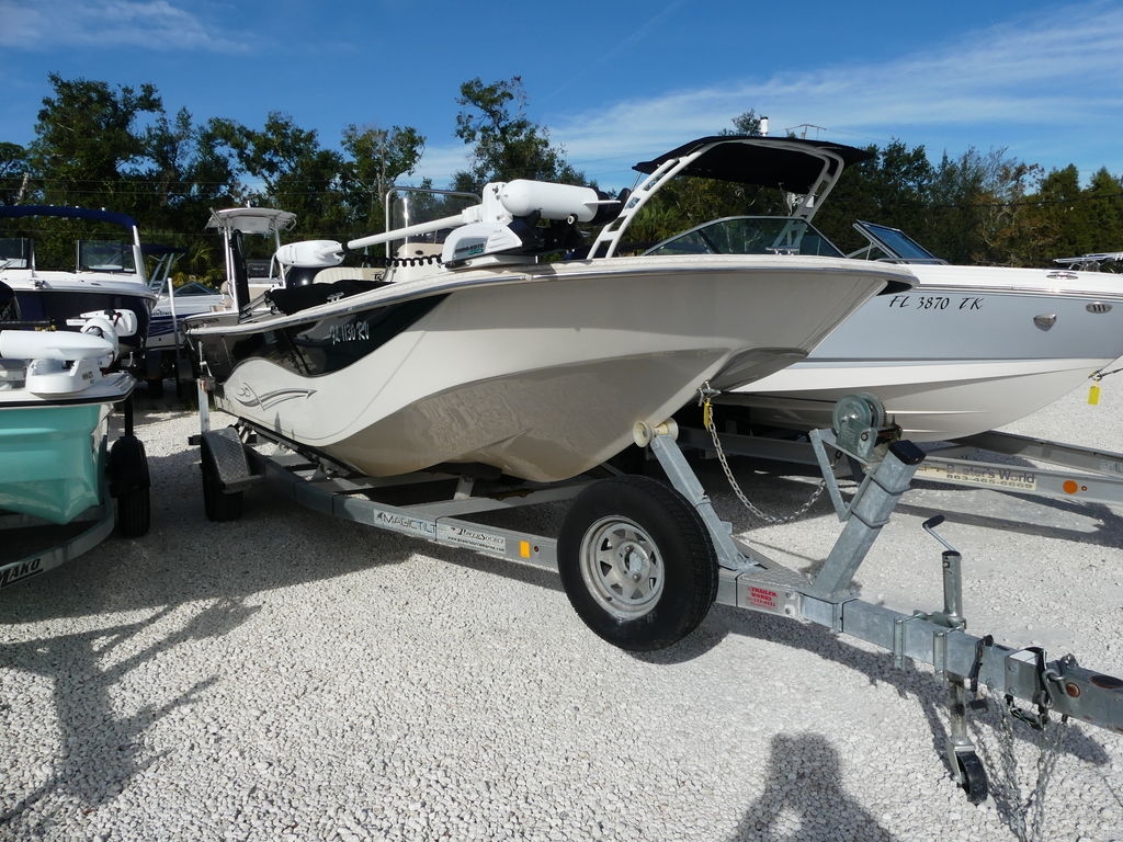 Carolina Skiff 218 DLV 2018