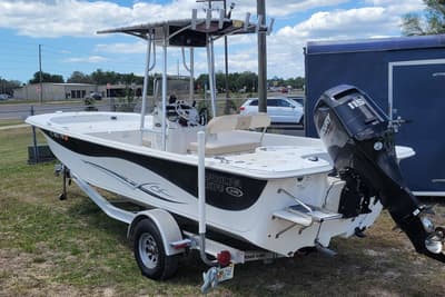 BOATZON | Carolina Skiff DLV Series 218 2014