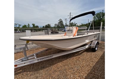 BOATZON | Carolina Skiff E Series E18 JVX CC 2027