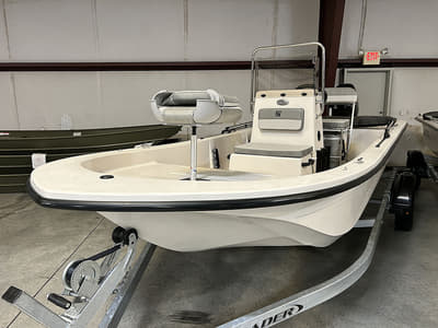 BOATZON | Carolina Skiff E18 JVX CC 2027