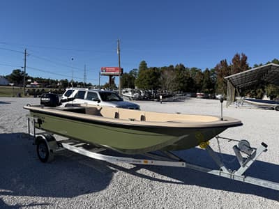 BOATZON | Carolina Skiff E18 JVX TH 2026