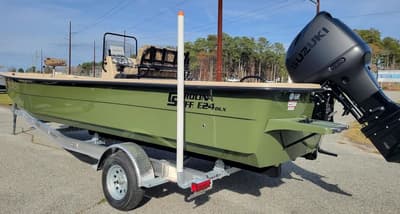 BOATZON | Carolina Skiff E24 DLX CC 2026
