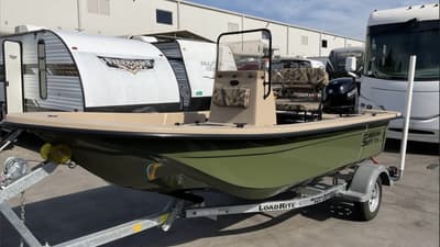 BOATZON | Carolina Skiff JVX E16 CC 2026