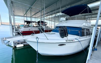 BOATZON | Carver 28 Command Bridge 1992
