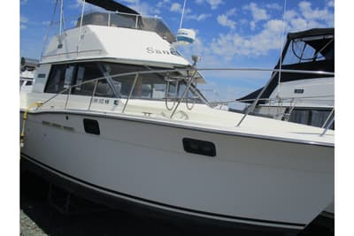 BOATZON | Carver 32 Aft Cabin Motor Yacht 1986