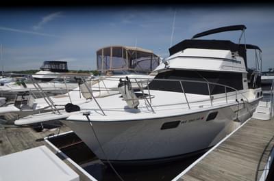 BOATZON | Carver 3207 Aft Cabin Motor Yacht 1985 BOATZON | Carver 3207 Aft Cabin Motor Yacht 1985