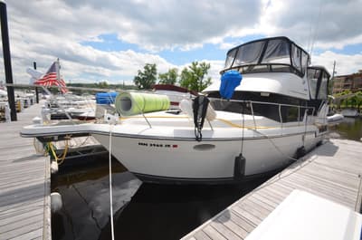 BOATZON | Carver 33 Aft Cabin Motor Yacht 1991