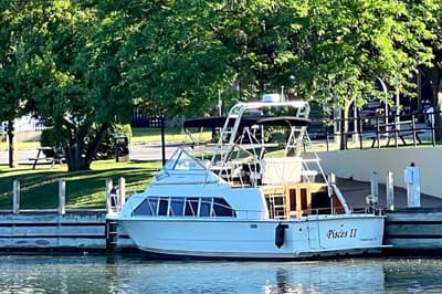 BOATZON | Carver 33 Mariner 1980