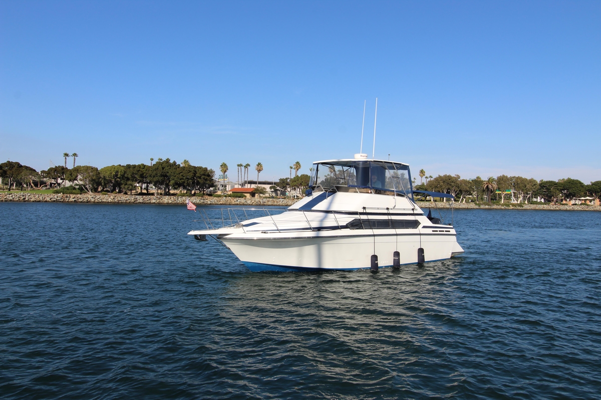 1990 Carver 3467 Santego - Sold Boat