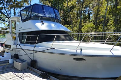 BOATZON | Carver 350 Aft Cabin Motor Yacht 1991