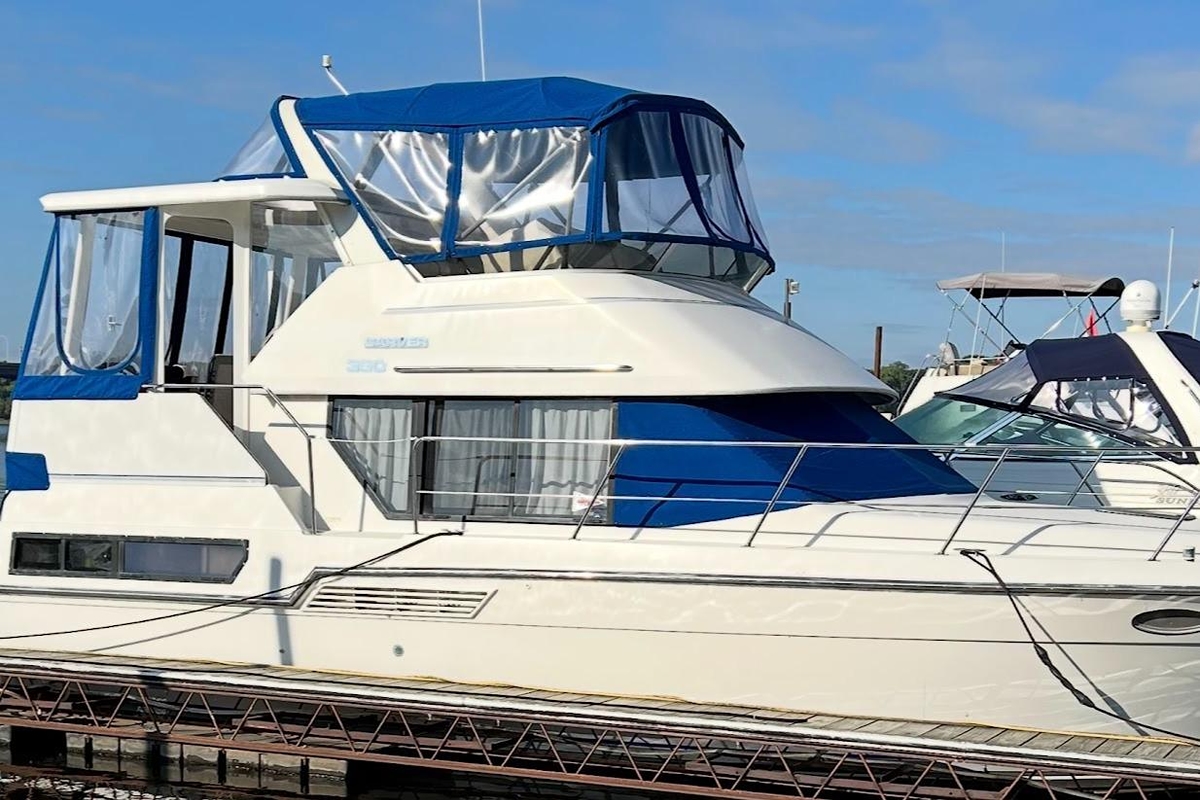 1993 Carver 350 Aft Cabin Motor Yacht - Sold Boat